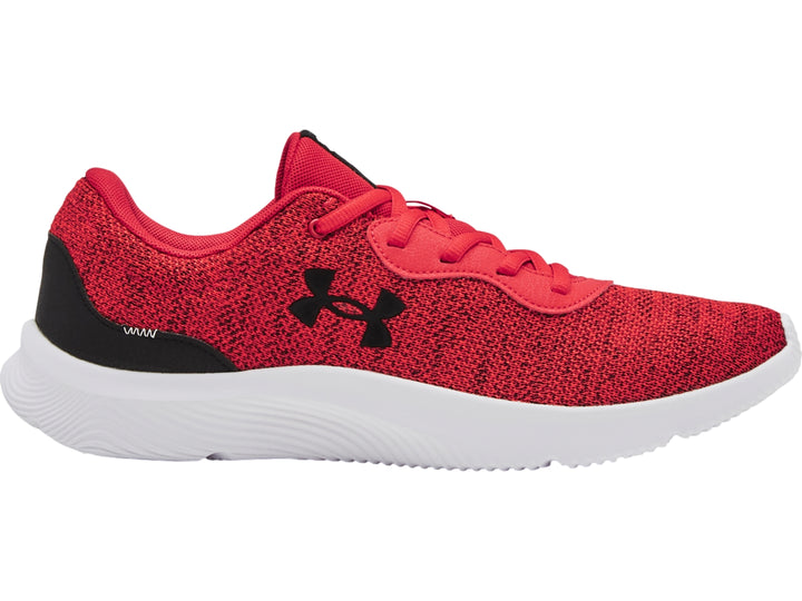 Tenis deportivos Under Armour color rojo con suela blanca y detalles en negro.