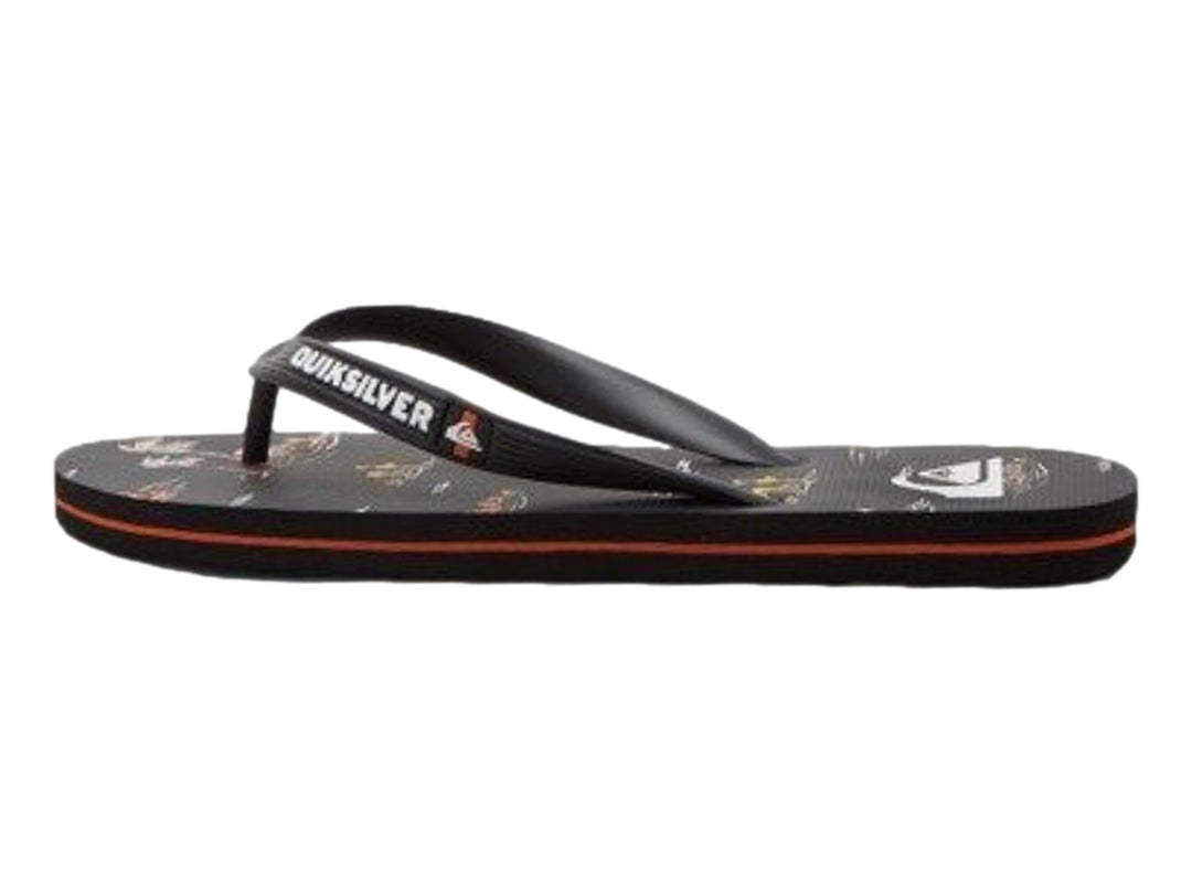 Sandalias negras Quiksilver con una línea naranja en la suela y estampado en la plantilla.