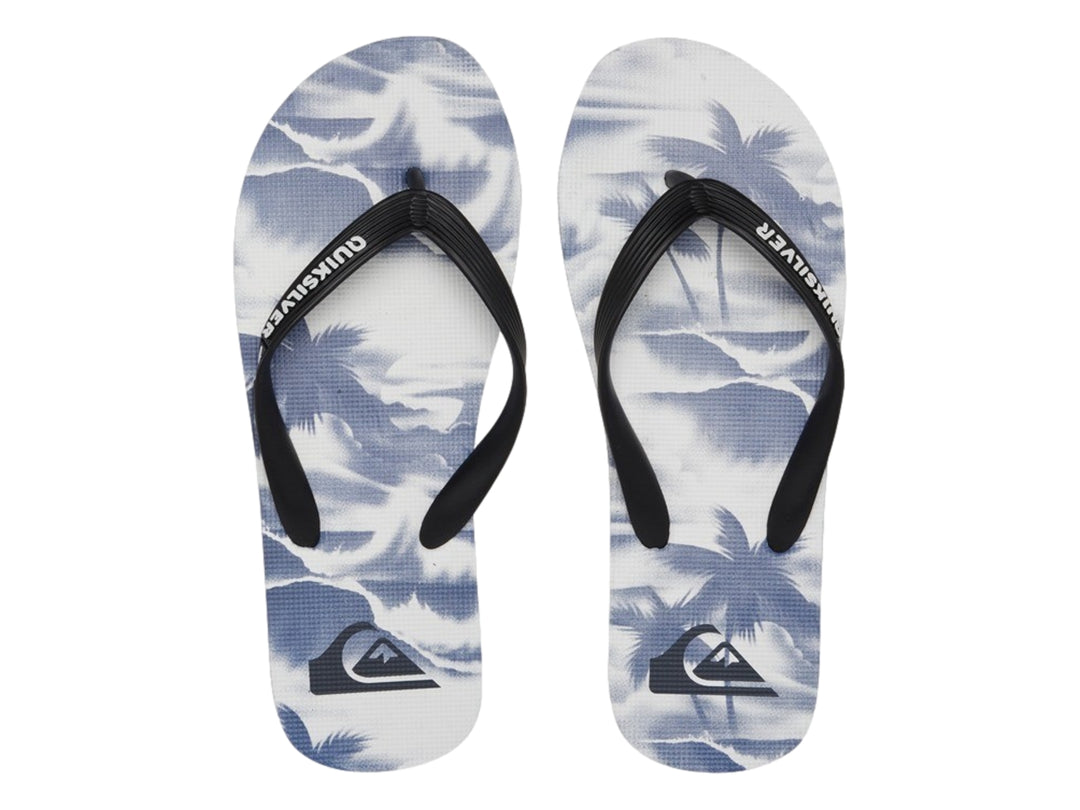 Sandalias Quiksilver en colores azul, blanco y negro con diseño estampado en la plantilla.