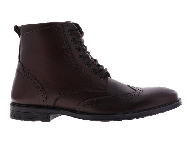 Bota de cuero color café oscuro con detalles perforados y agujetas negras.