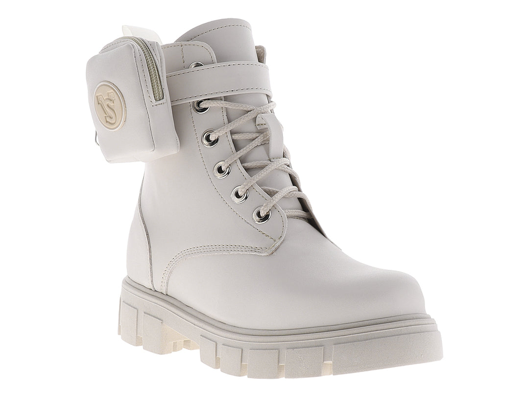 Botín combat color beige con suela track y pequeño bolsillo lateral.