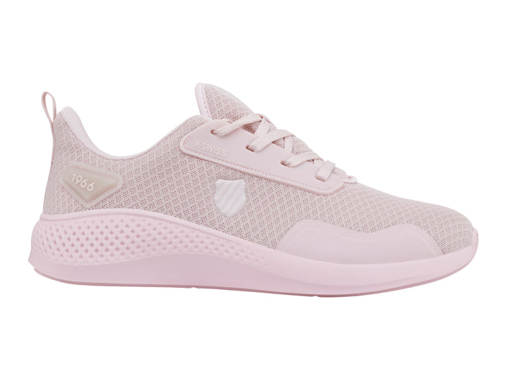 Tenis deportivos K-SWISS FORCE V en color rosa pastel con acabado en malla.