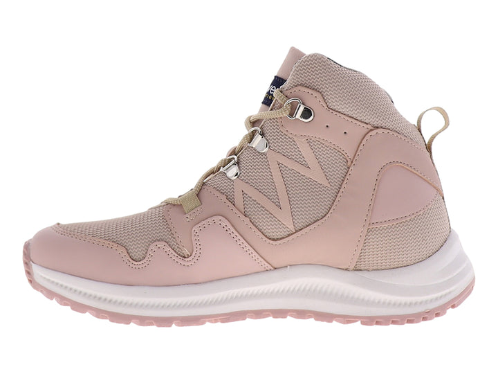 Bota de excursionismo color rosa marca Discovery con suela blanca y detalles de malla.