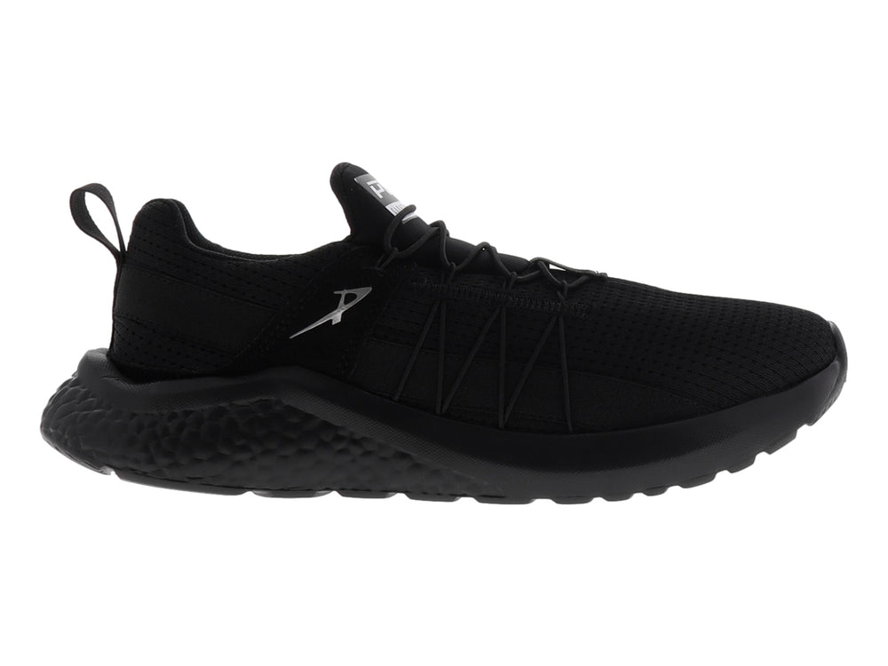 Tenis deportivos de baloncesto color negro con suela texturizada y parte superior de malla.