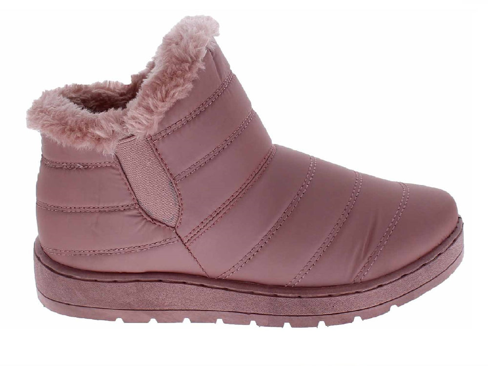 Par de botas para nieve color rosa con forro de peluche en la parte superior.