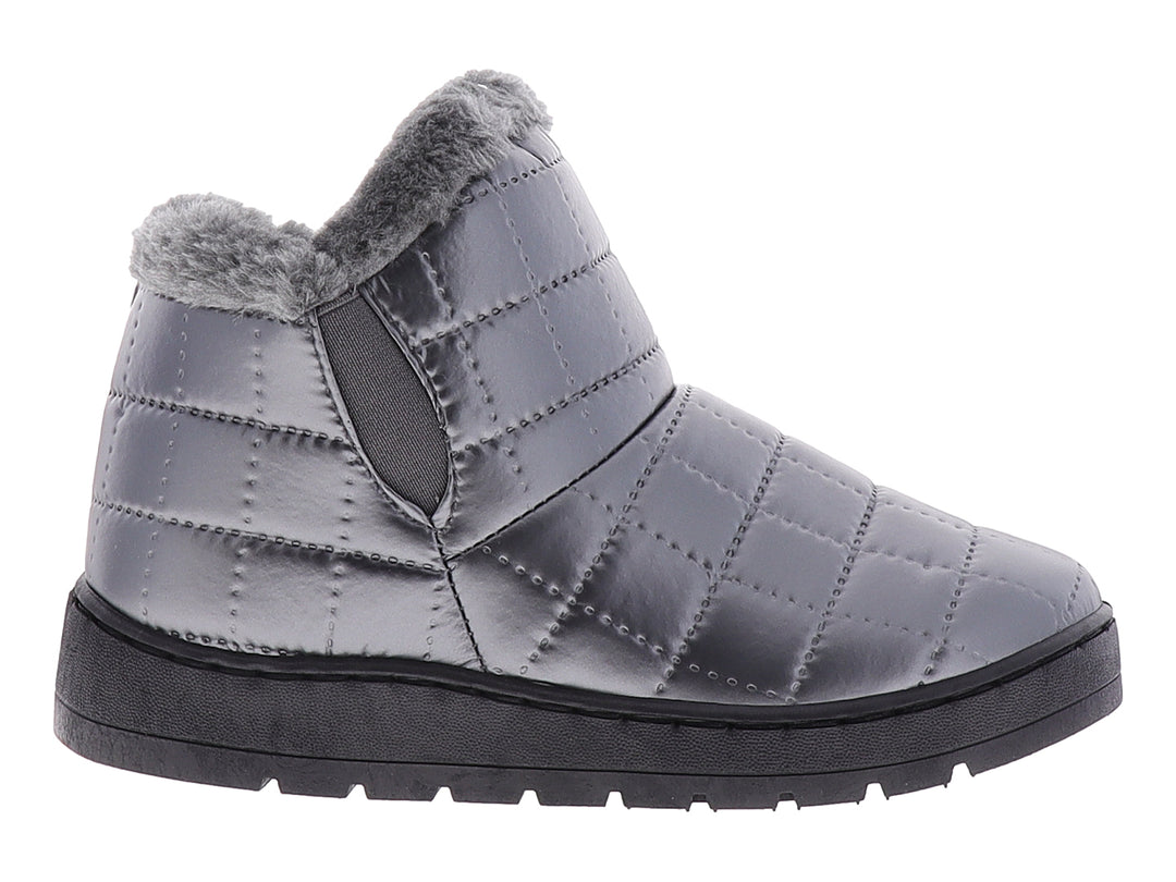 Botas para nieve color gris peltre con acabado acolchado, forro de piel sintética y suela negra.