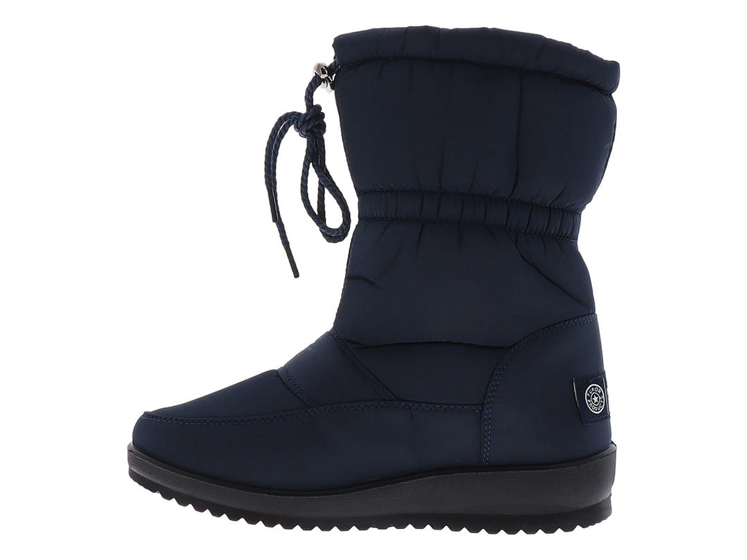 Bota de invierno acolchada color azul marino con suela negra y ajuste de cordones.