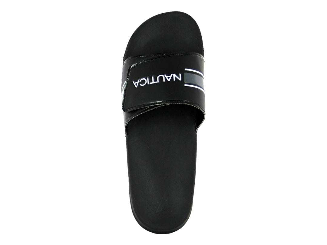 Sandalia deslizante Nautica color negro con banda ajustable y logotipo blanco en la parte superior.
