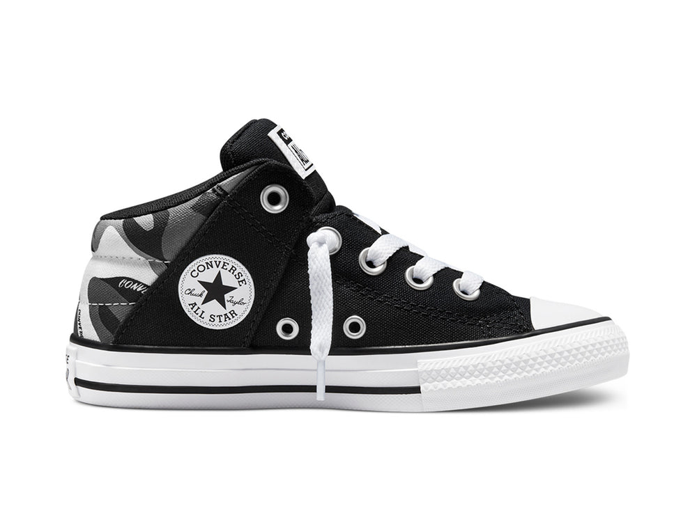 Tenis Converse Chuck Taylor All Star Axel Mid color negro con suela y agujetas blancas.