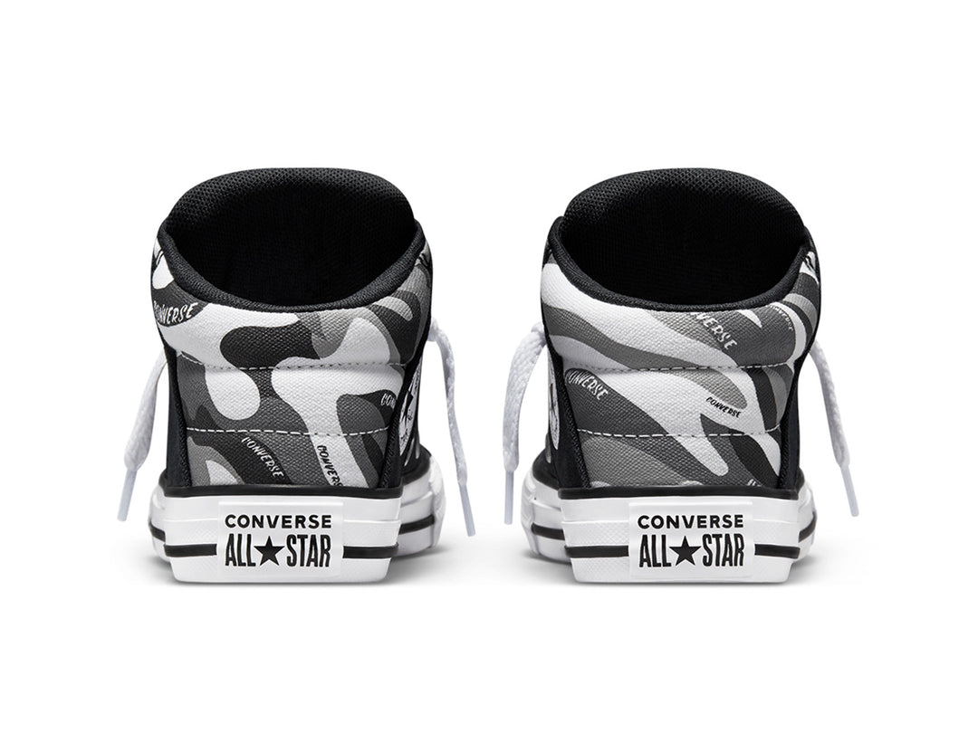 Tenis Converse Chuck Taylor All Star Axel Mid color negro con suela y agujetas blancas.