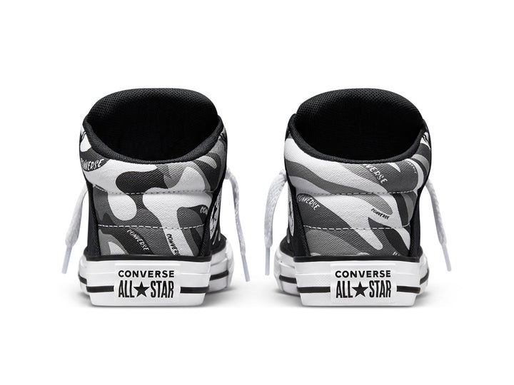 Tenis Converse Chuck Taylor All Star Axel Mid color negro con suela y agujetas blancas.