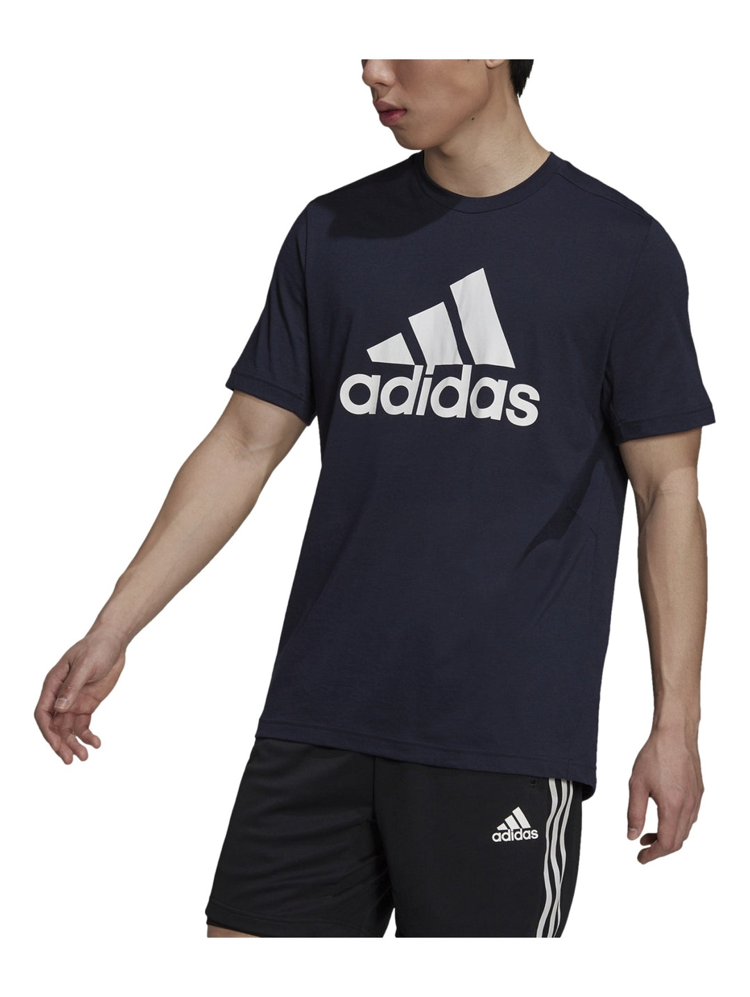 Playera deportiva Adidas color azul marino con logotipo blanco frontal.