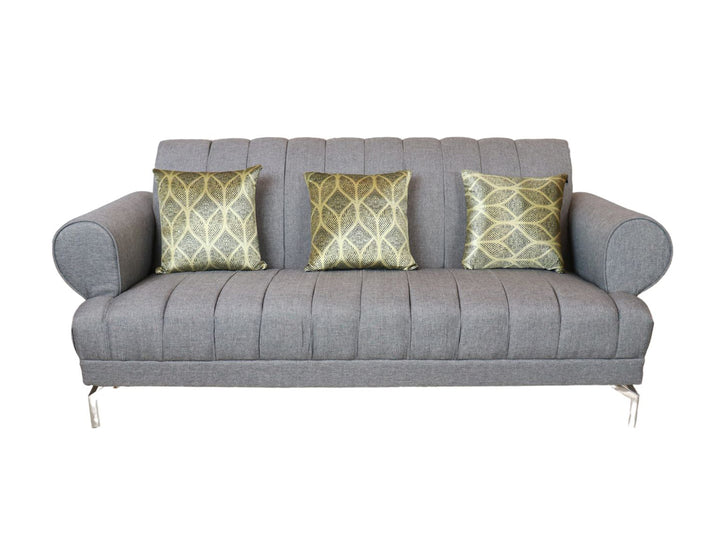 Conjunto de sala color silver compuesto por un sofá de tres plazas y uno de dos plazas con cojines decorativos verdes.