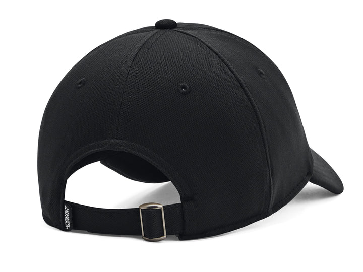Gorra deportiva Under Armour de color negro con logotipo frontal bordado en color blanco y visera curva.