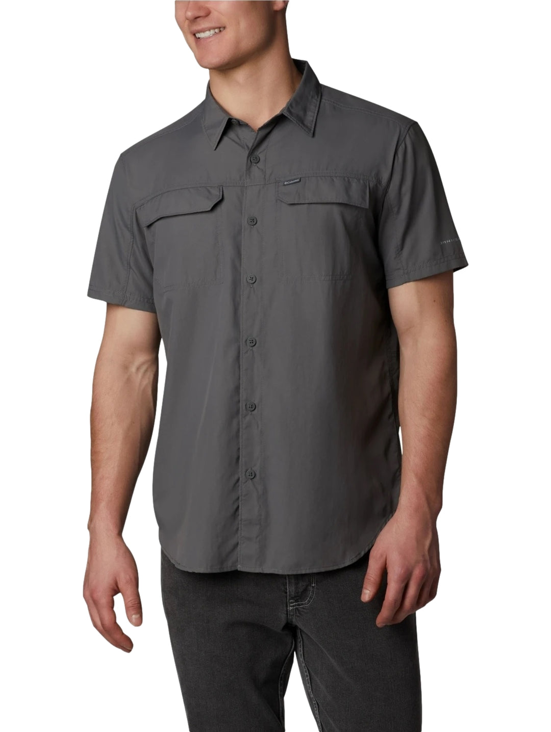 Camisa Columbia Silver Ridge de manga corta en color gris city grey para hombre.