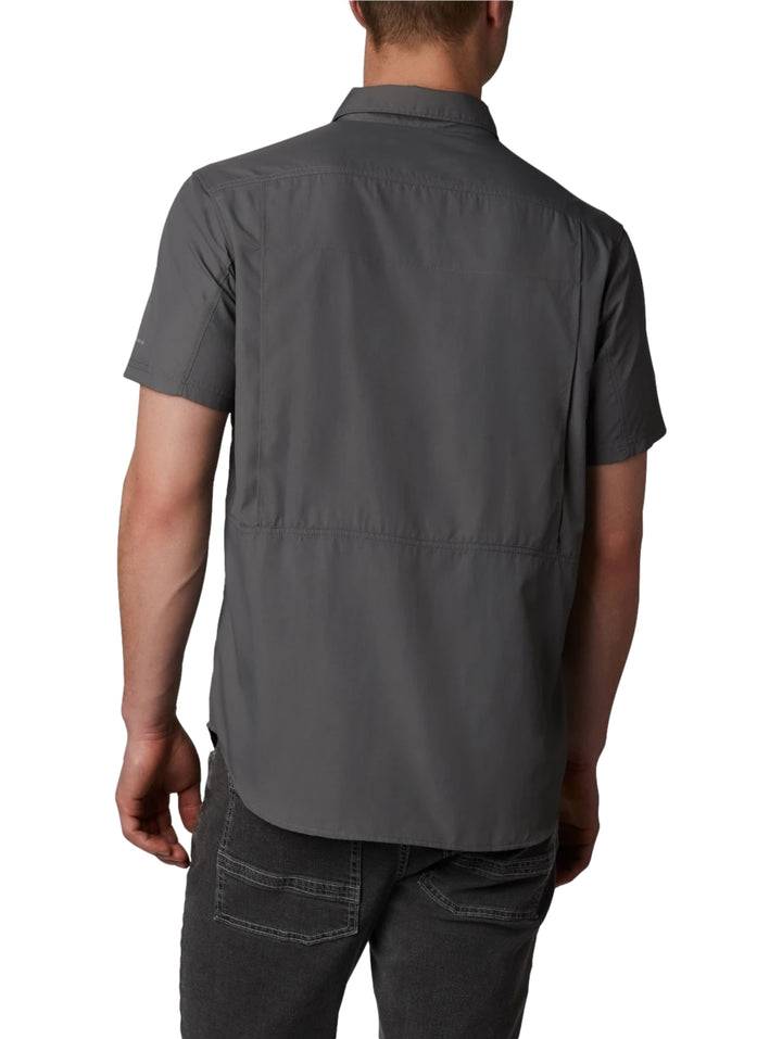 Camisa Columbia Silver Ridge de manga corta en color gris city grey para hombre.