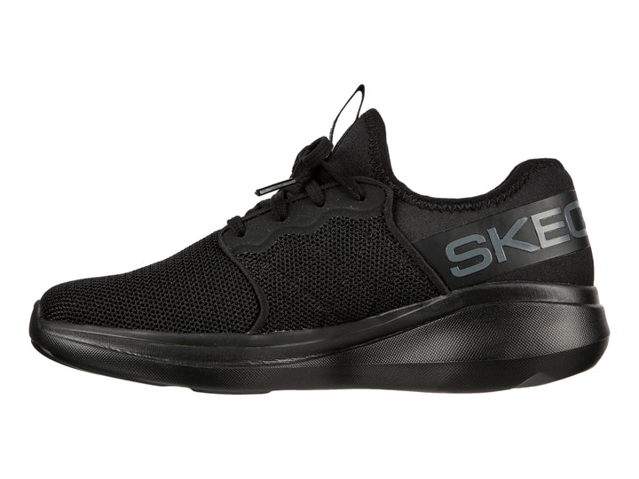 Tenis deportivos Skechers para mujer en color negro con tejido transpirable y suela cómoda.
