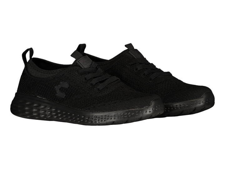 Par de tenis deportivos Charly color negro con tejido transpirable y suela texturizada.