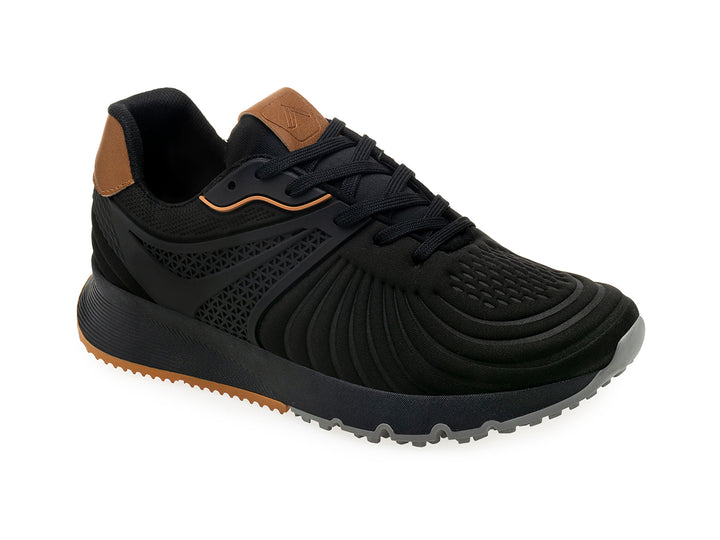 Tenis deportivos color negro con detalles en marrón y suela gris.