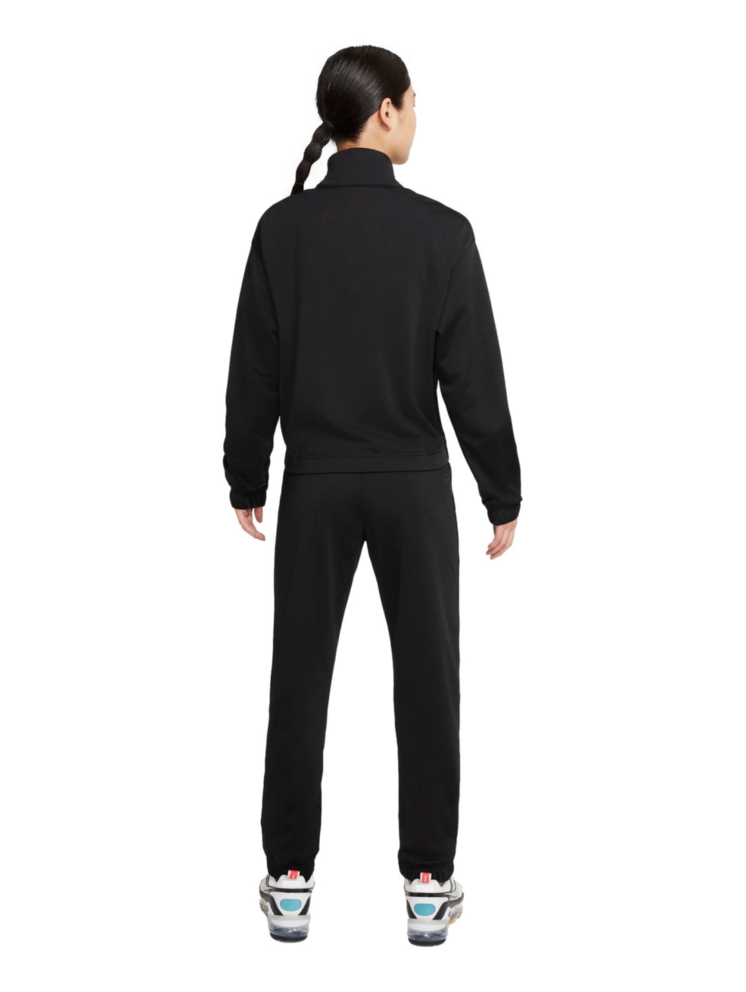 Conjunto deportivo Nike para mujer en color negro, compuesto por chaqueta y pantalón