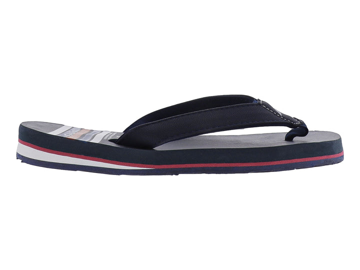 Sandalias Nautica color azul con detalles en rojo y blanco en la suela y tira de tela negra.