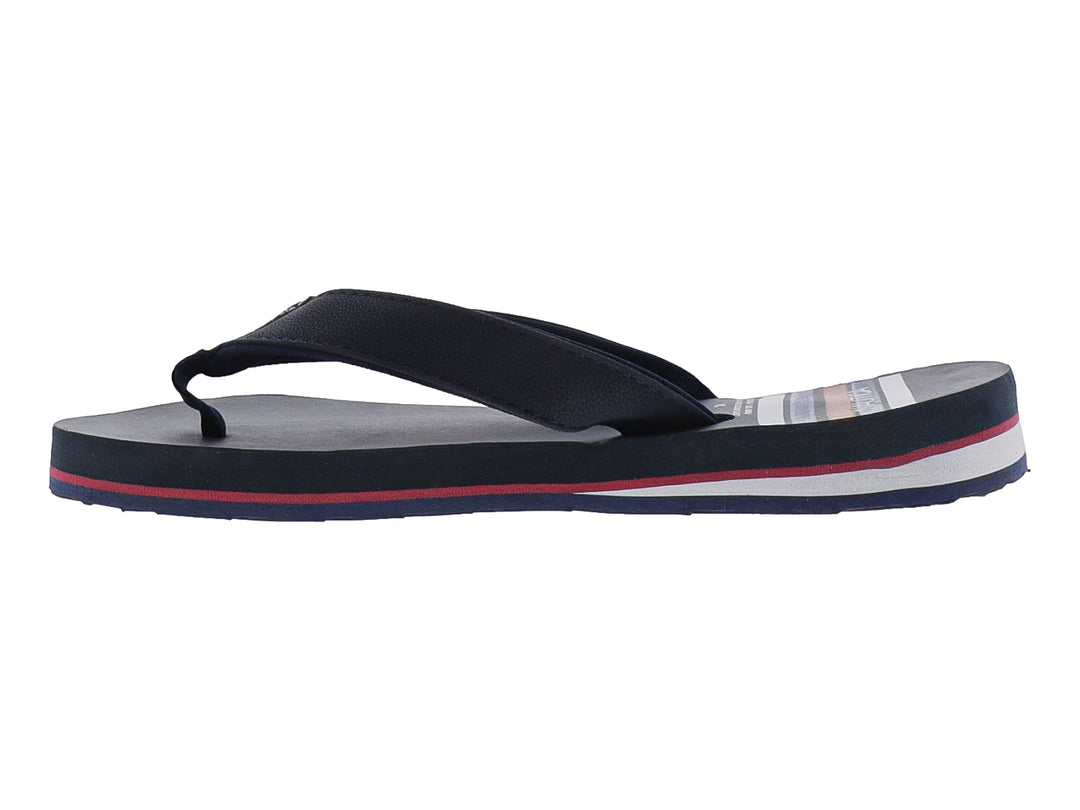 Sandalias Nautica color azul con detalles en rojo y blanco en la suela y tira de tela negra.