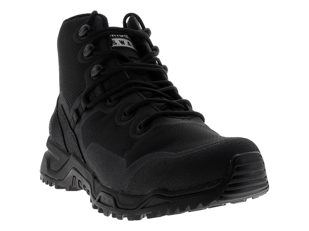 Bota táctica Original SWAT Alpha Fury 6 en color negro con suela robusta y cordones.