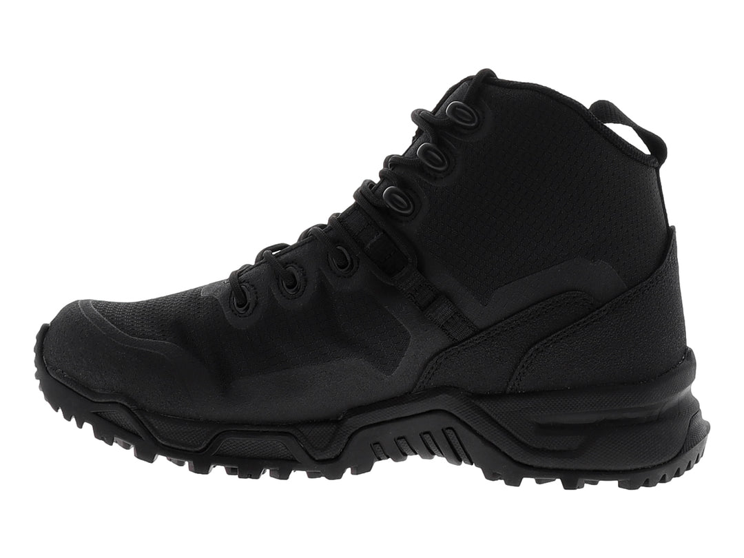 Bota táctica Original SWAT Alpha Fury 6 en color negro con suela robusta y cordones.