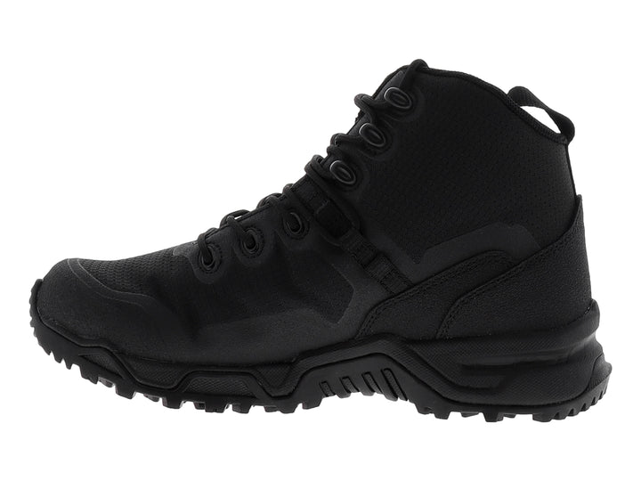 Bota táctica Original SWAT Alpha Fury 6 en color negro con suela robusta y cordones.