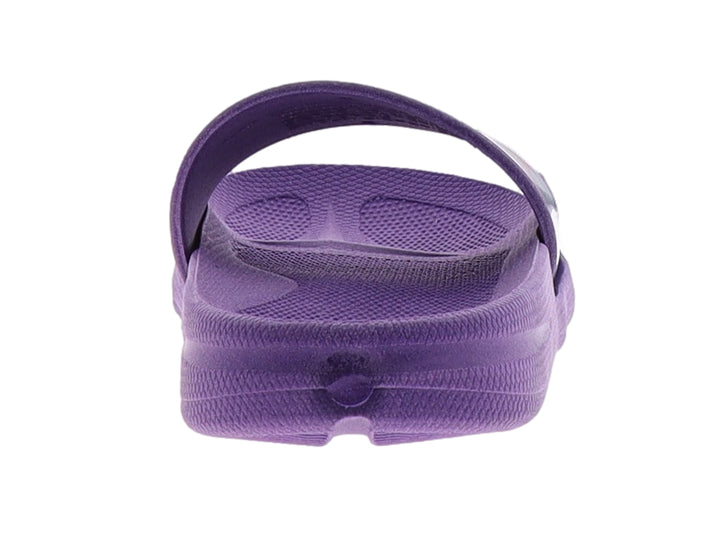 Sandalia slide color morado con diseño gráfico colorido en la banda superior.
