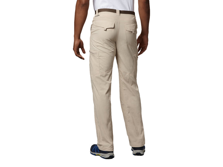 Pantalón cargo Columbia color beige Fossil para hombre con bolsillos laterales.