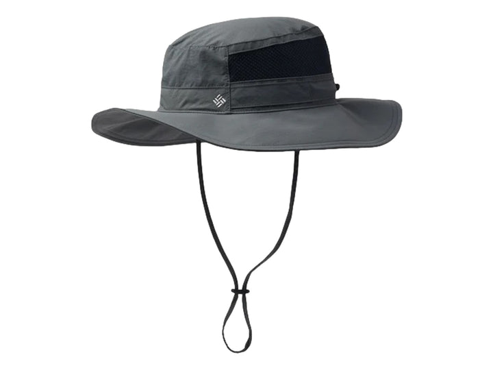 Sombrero boonie Columbia color gris con ala ancha, paneles de malla laterales y correa ajustable.