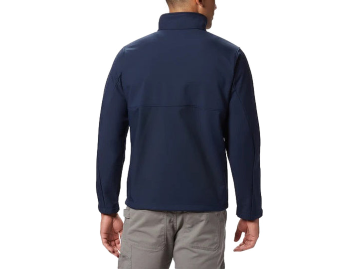 Chaqueta Columbia Ascender Softshell en color azul marino para hombre con cierre frontal y cuello alto.