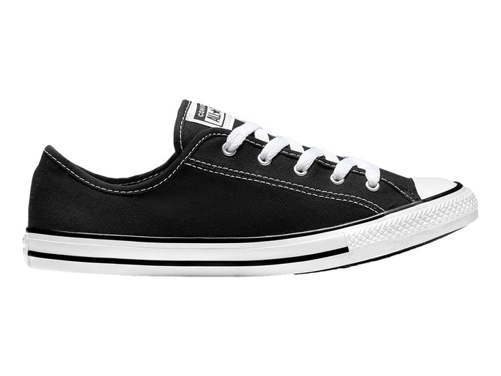 Tenis Converse Chuck Taylor All Star Dainty color negro con suela y cordones blancos.