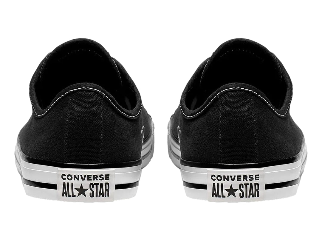 Tenis Converse Chuck Taylor All Star Dainty color negro con suela y cordones blancos.
