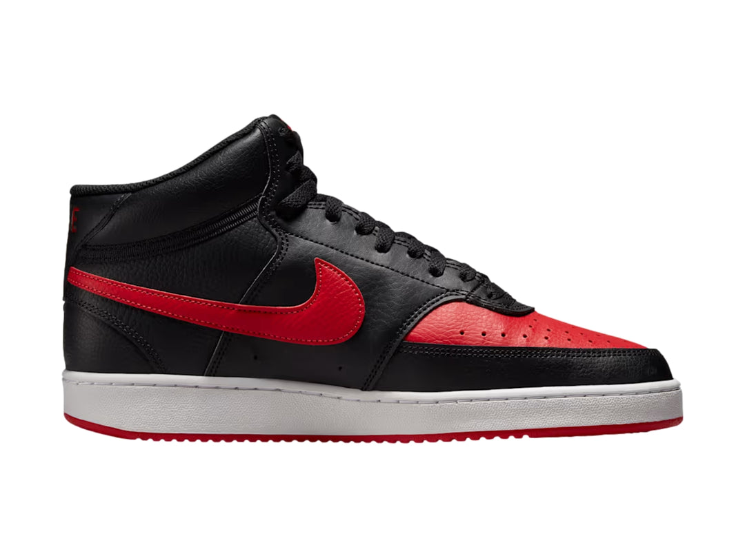 Tenis Nike Court Vision Mid en colores negro y rojo con suela blanca.