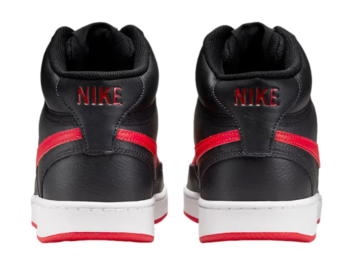 Tenis Nike Court Vision Mid en colores negro y rojo con suela blanca.