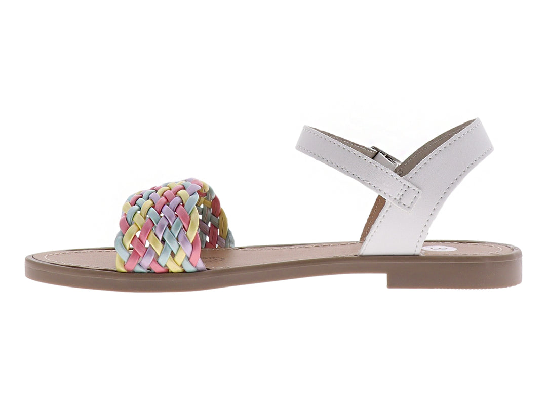 Sandalia infantil plana con tira trenzada multicolor y correa blanca con hebilla.