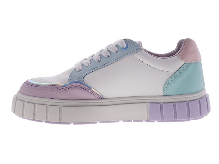 Tenis infantiles en colores blanco y lila con un corazón amarillo y suela blanca robusta.