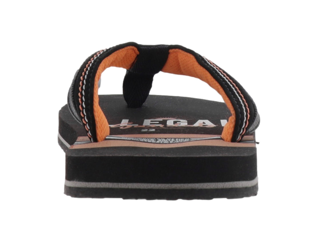 Sandalias tipo chancla de color negro con detalles en naranja, marca Illegal.