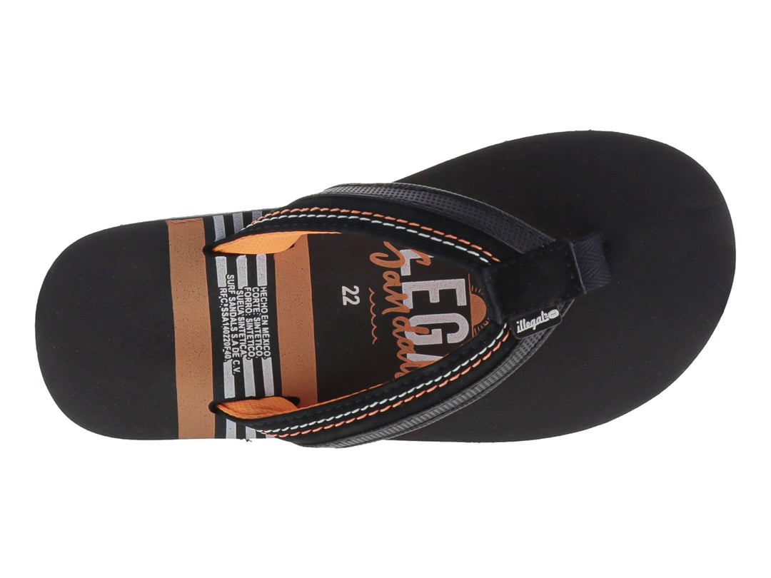 Sandalias tipo chancla de color negro con detalles en naranja, marca Illegal.