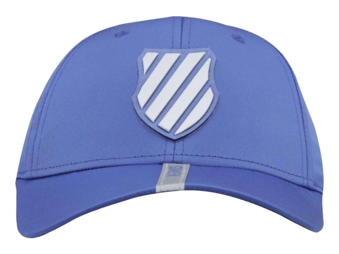 Gorra deportiva K-Swiss de color azul con logotipo blanco en el frente.