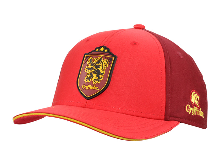 Gorra K-Swiss de Harry Potter en colores rojo y guinda con el escudo de Gryffindor bordado.
