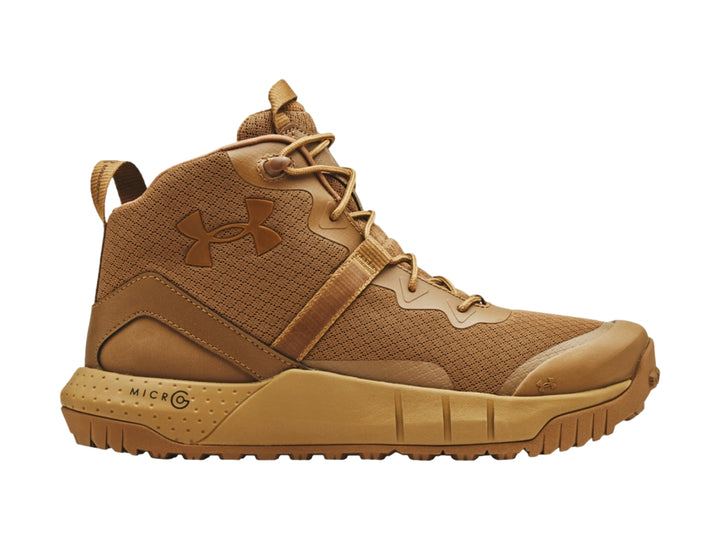 Bota táctica Under Armour color coyote con diseño de corte medio y suela Micro G.