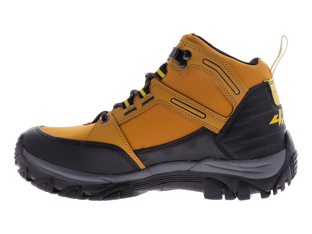 Zapato deportivo tipo botín marca 4X4 en colores cosecha y negro con suela robusta.