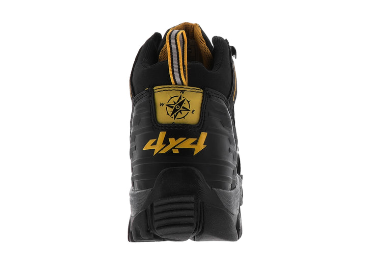 Bota deportiva color negro con detalles amarillos, marca 4X4, vista lateral sobre fondo blanco.