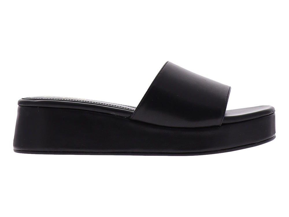 Sandalia de plataforma color negro con diseño minimalista y acabado liso.