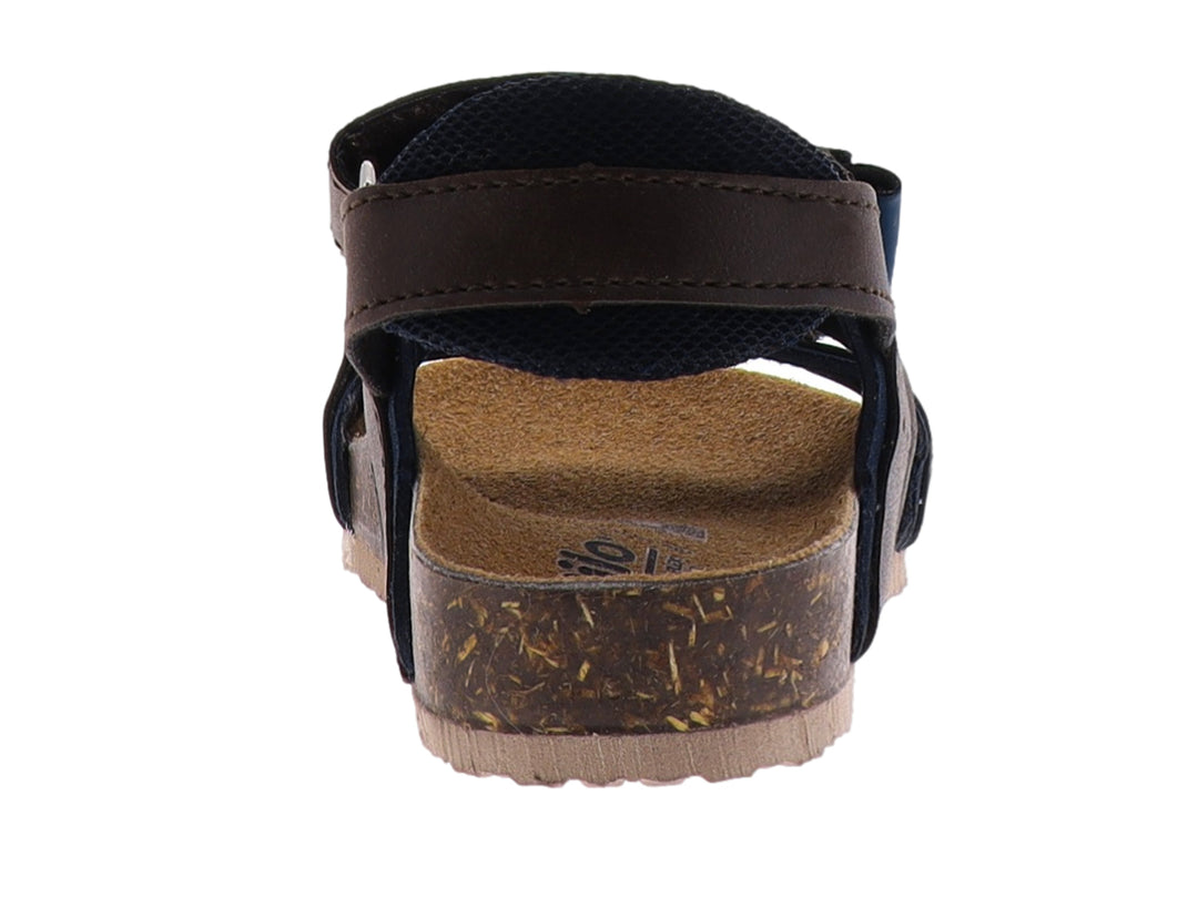 Sandalias Rilo Tokyo para niño en color café con detalles azules y suela de corcho.