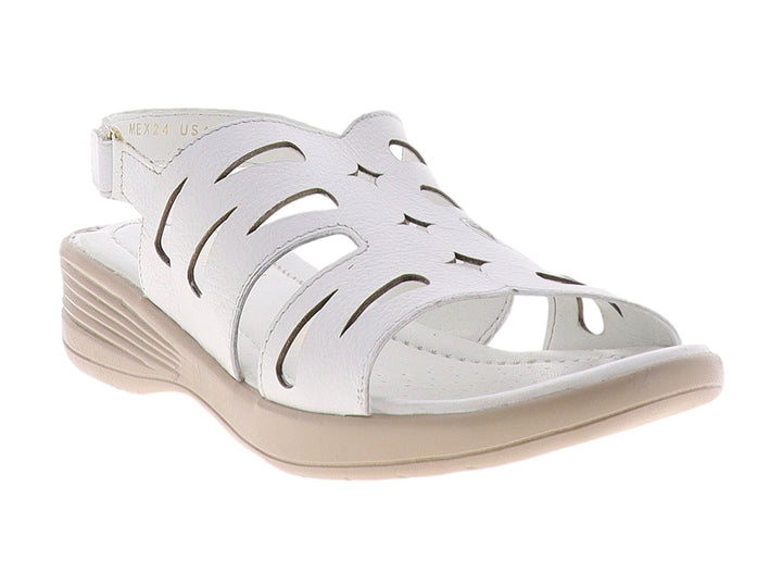 Sandalia blanca de piel con suela beige y diseño de tiras caladas para mujer.