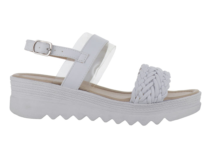 Sandalia blanca de plataforma con correa trenzada y detalle transparente.